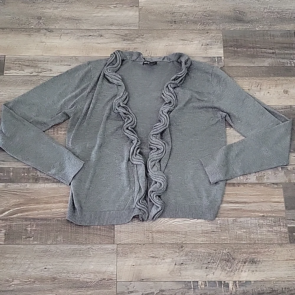 Women's Ruffled Sweater - Picture 1 of 5
